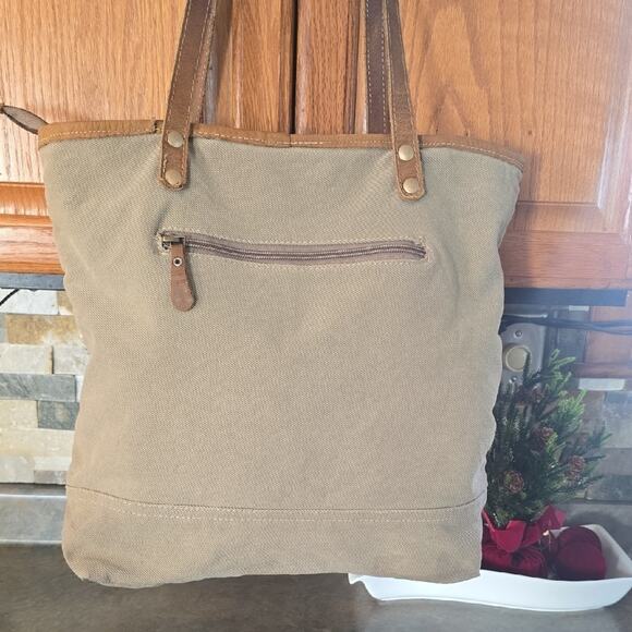 Myra Bag Tan and Cream Geometric Tote - Picture 2 of 3